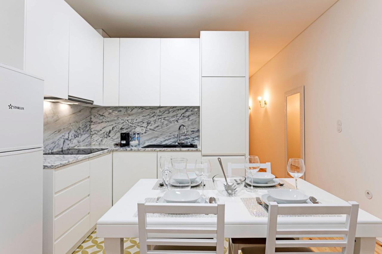 Loios 1Br Flat Downtown By Lovelystay Порту Екстер'єр фото